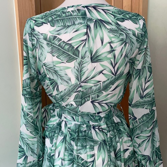 Petal Roz Green Tropical Print Chiffon Maxi Dress, Size S - Picture 8 of 16